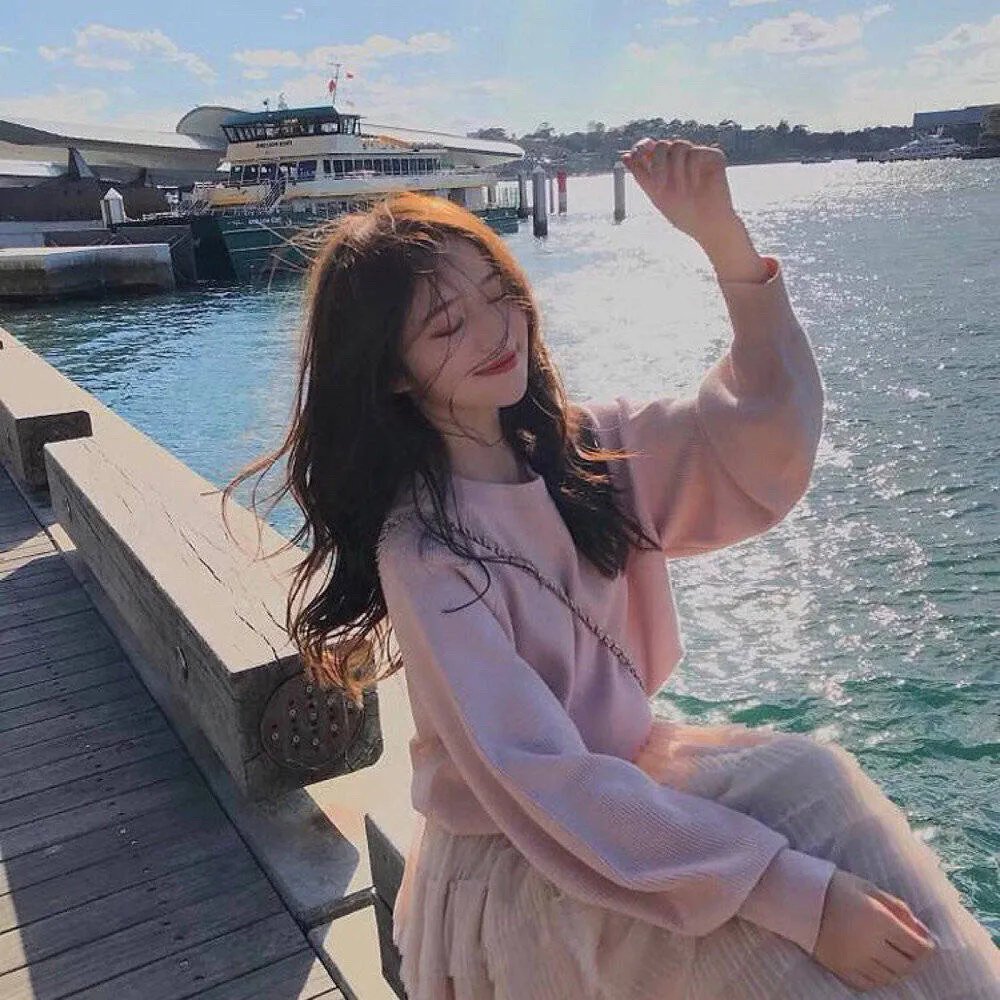 真宠海报